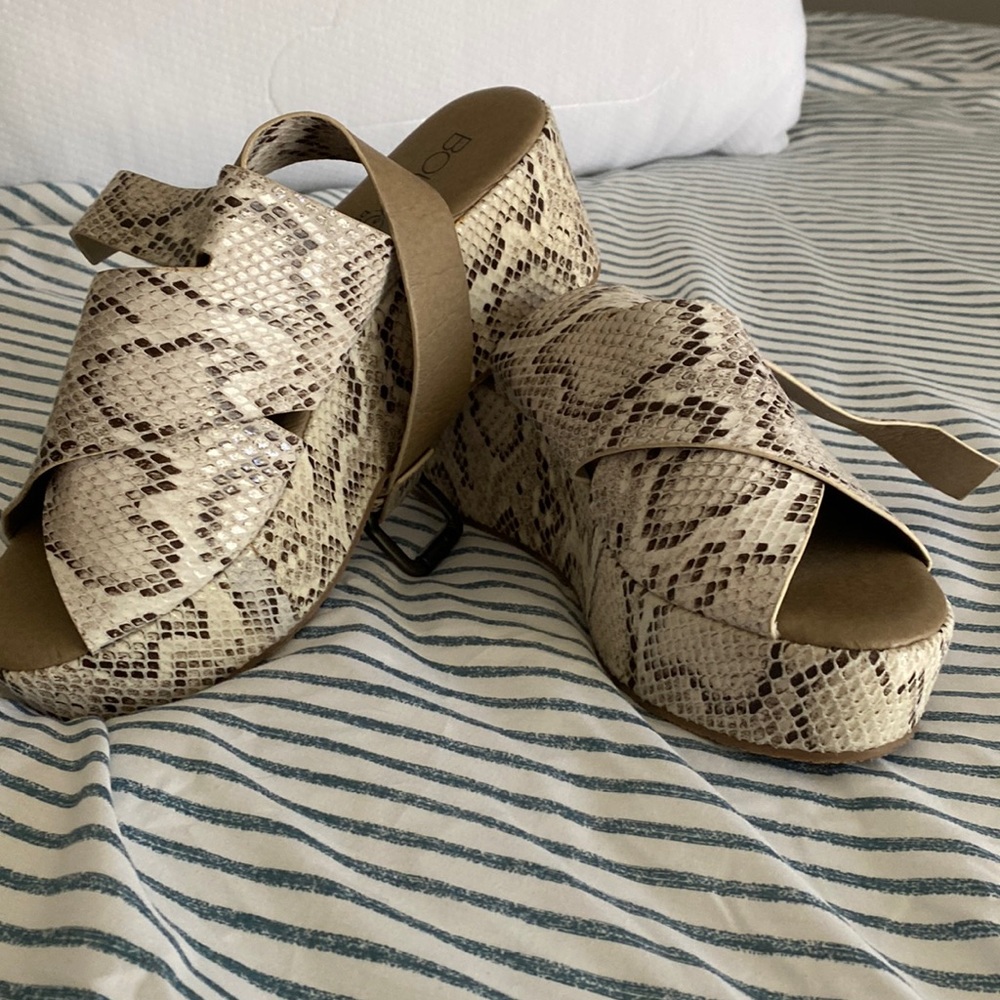 Snake print platform sandals